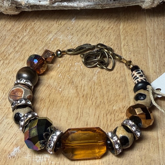 Elegant Multicolor Beaded Bracelet - Picture 7 of 7